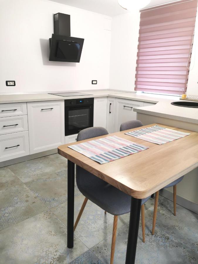 Apartment No 11 - Amarilia Apartments คอนสตันซา ภายนอก รูปภาพ
